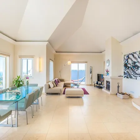 Villa La Terrasse Palheiro Village With Private Pool By Hr Madeira Funchal (Madeira)